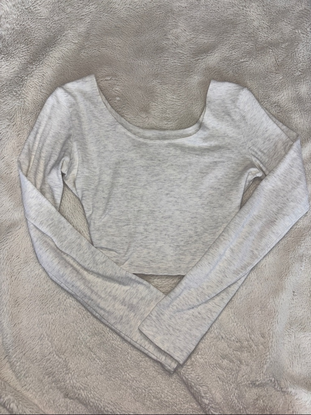 Brandy Melville Women's Long-Sleeve Scoop Neck Crop Top - Light Gray